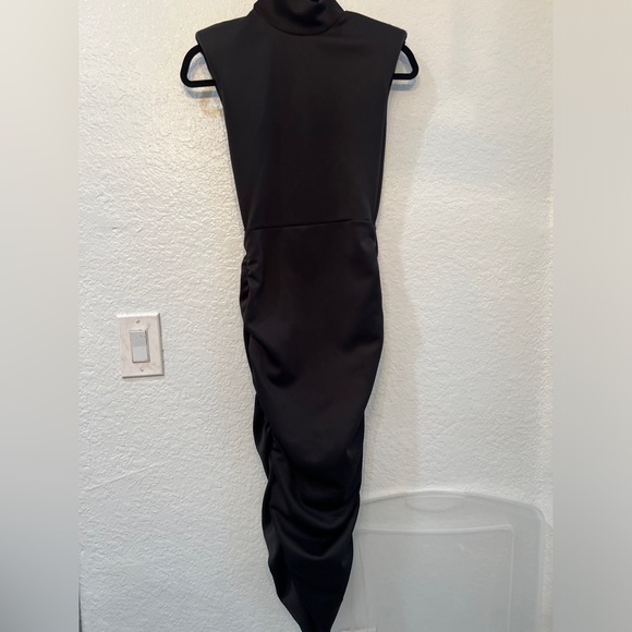 Black, long tight padded shoulders turtlenecks size small never worn like you - Picture 8 of 8